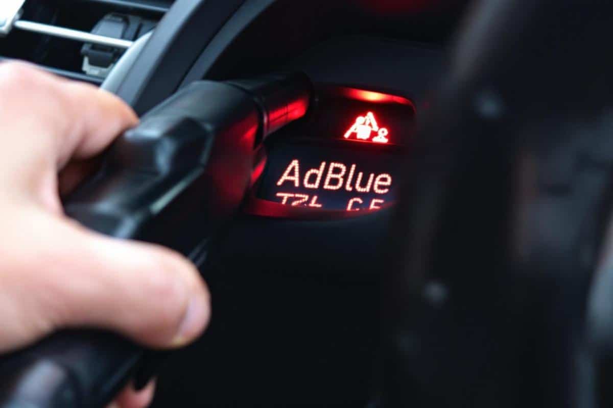 Voyant Adblue qui reste allumé après remplissage : que faire